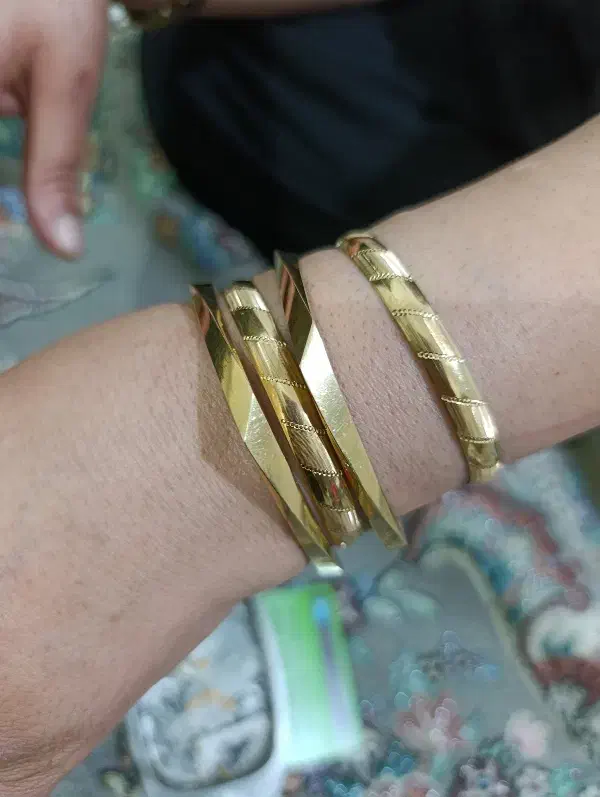 النگو|جواهرات|رباط‌کریم, رباط‌کریم|دیوار