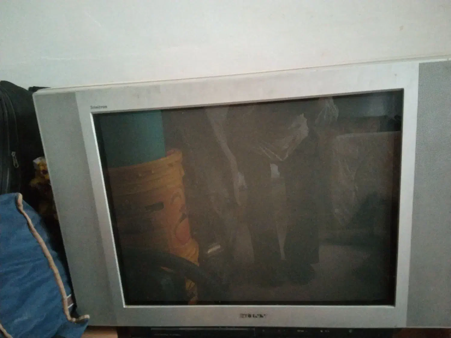 یک عدد تلویزیون ۲۹اینچ رنگی ویکی ۲۱اینچ|تلویزیون و پروژکتور|یزد, |دیوار