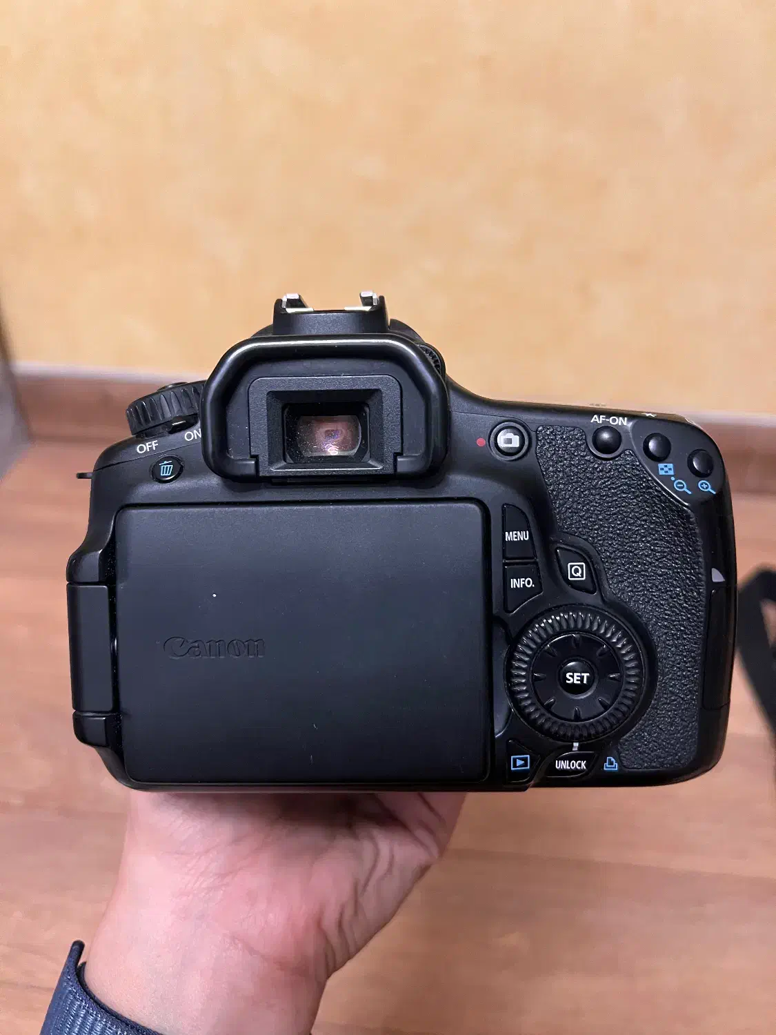 دوربین canon 60D با لنز 18-200 کاملا سالم|دوربین عکاسی و فیلمبرداری|تهران, شهرک محلاتی|دیوار