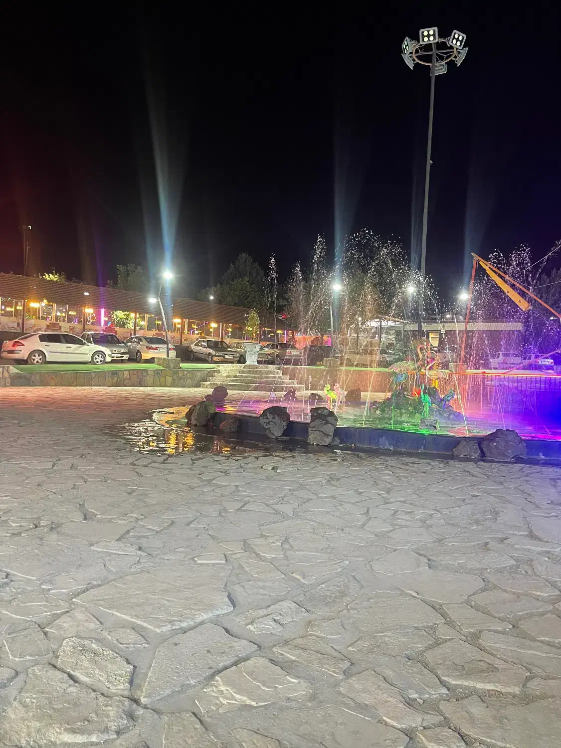 سالنکار رستوران(خانم/آقا)|استخدام خدمات فروشگاه و رستوران|سنندج, |دیوار