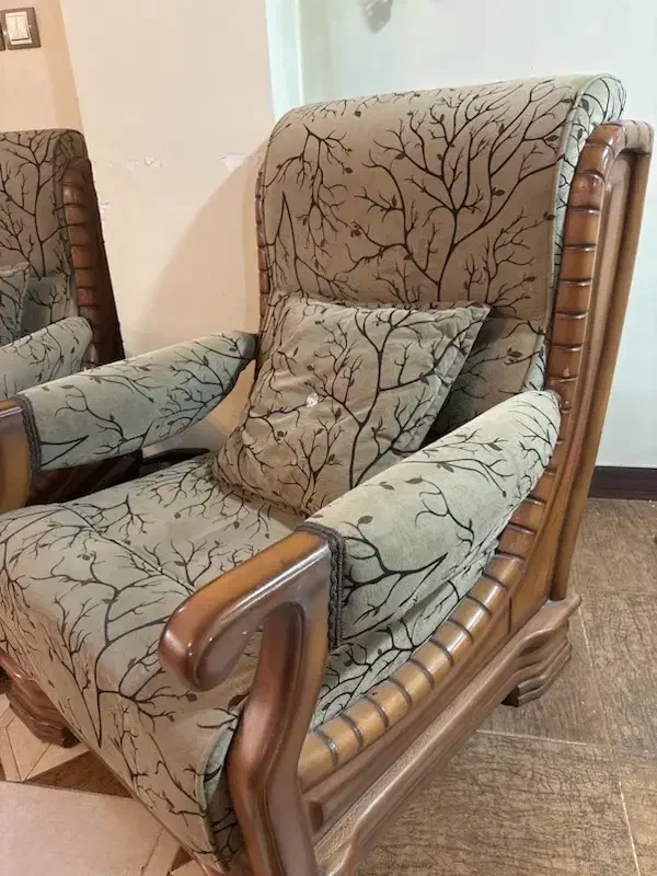 مبل راحتی ۷ نفره دست دو با کیفیت بالا|مبلمان خانگی و میز عسلی|شاهین‌شهر, نظامی|دیوار