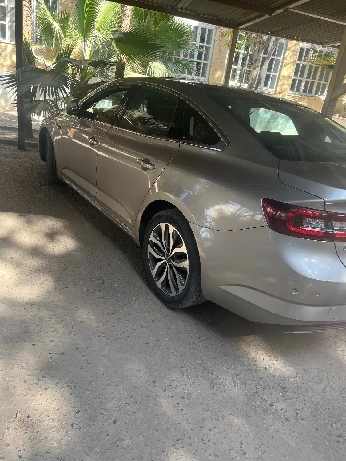 رنو تالیسمان۲۰۱۷ با کمک برقی|خودرو سواری و وانت|یزد, |دیوار