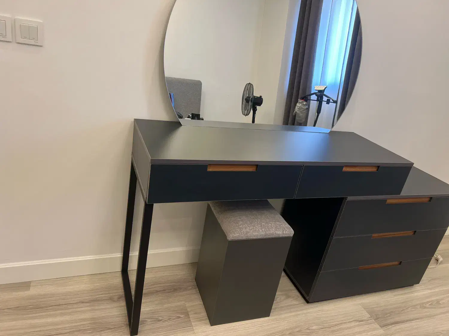 میز آرایش با پاتختی|تخت و سرویس خواب|تهران, قبا|دیوار