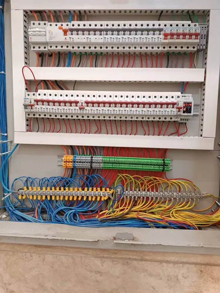 نیرو برق ساختمان|استخدام معماری، عمران و ساختمانی|شیراز, تندگویان|دیوار