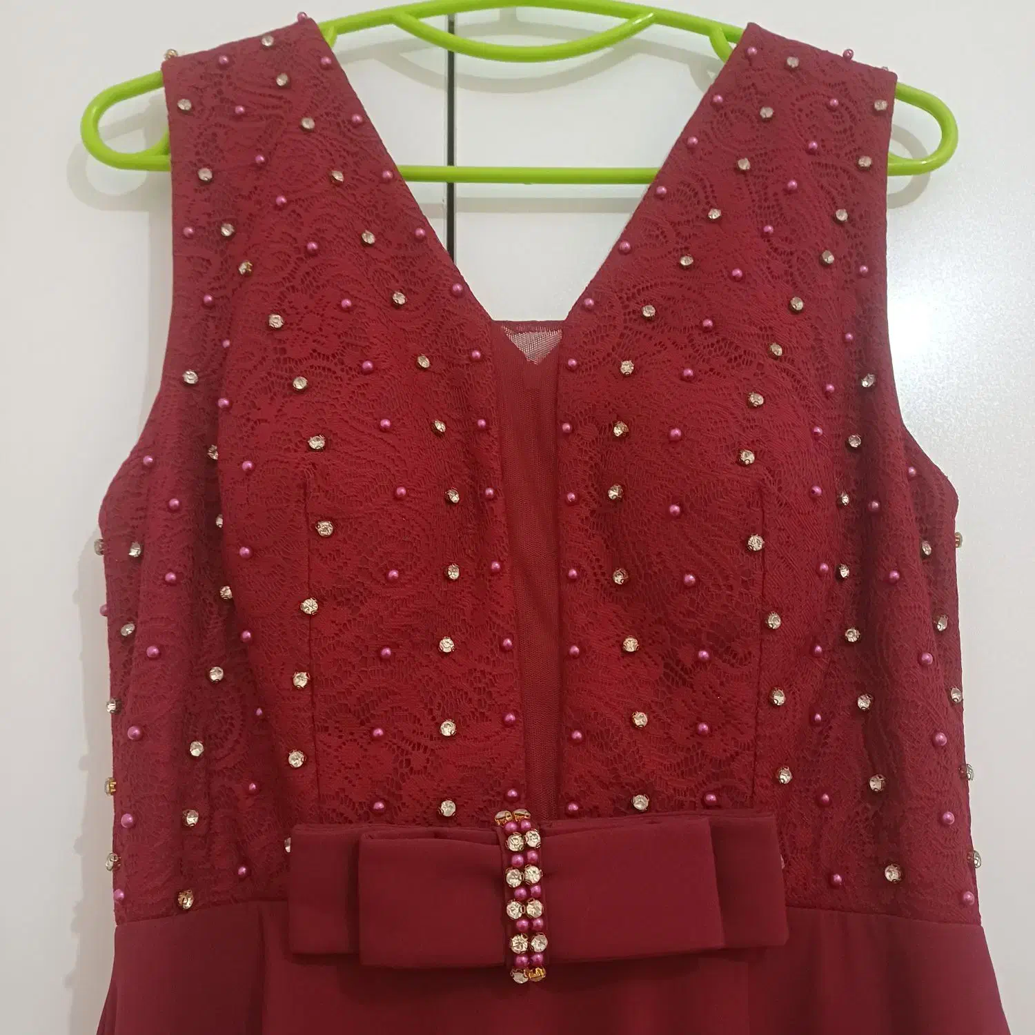 لباس مجلسی|لباس|زبرخان, |دیوار