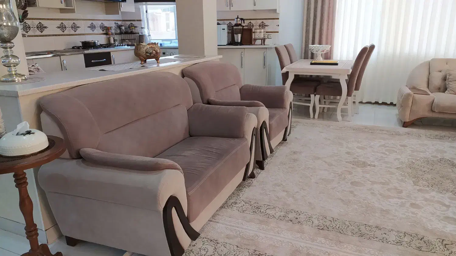 مبل ۷ نفره به همراه میز غذاخوری ۴ نفره|مبلمان خانگی و میز عسلی|محمودآباد, |دیوار