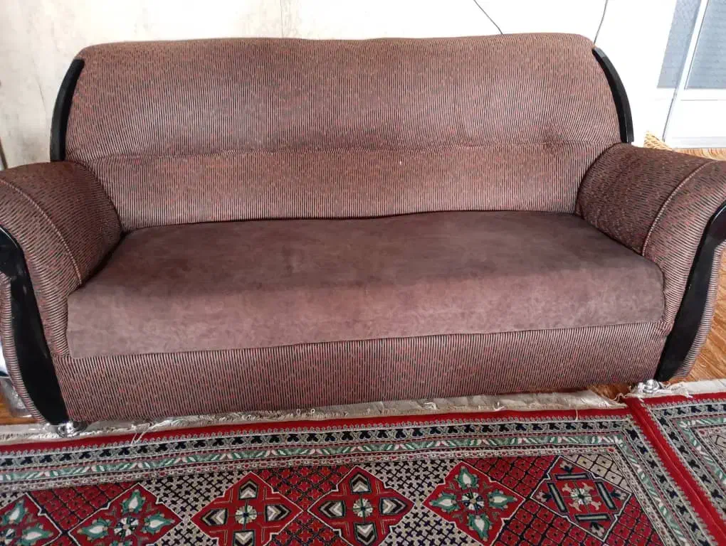 مبلمان راحتی در حد نو|مبلمان خانگی و میز عسلی|آباده, |دیوار