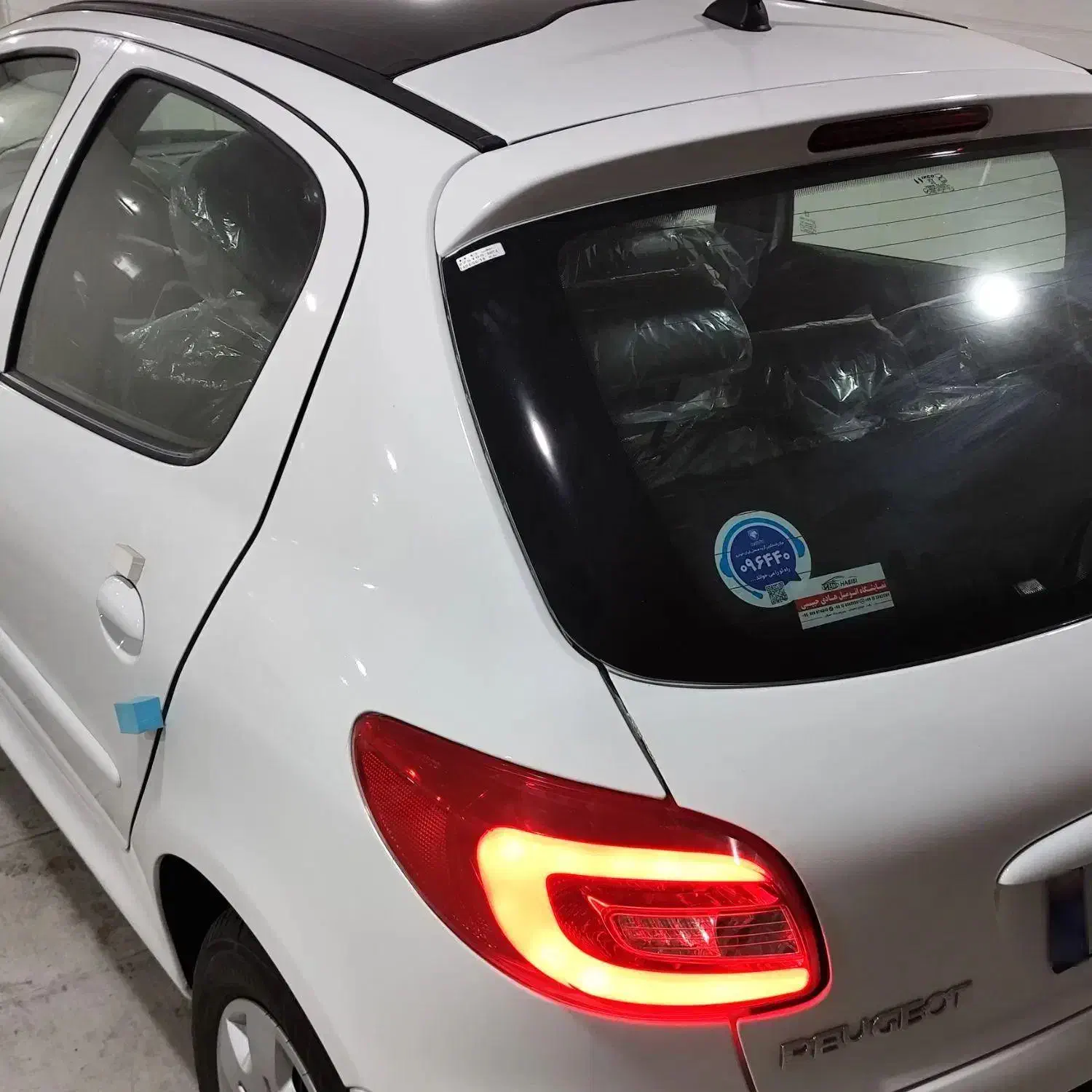 پژو ۲۰۷i - سقف شیشه ای ۱۴۰۴|خودرو سواری و وانت|رشت, شهرک پردیسان|دیوار