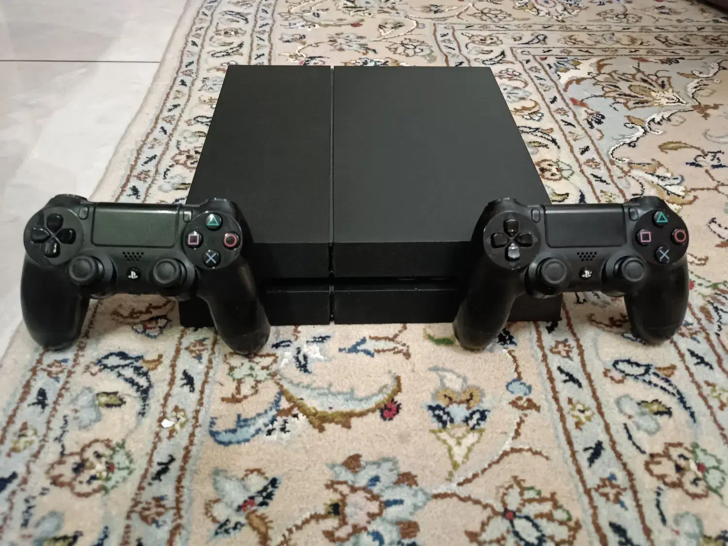 یک دستگاه پلی استیشن چهار تمیز و سالم حافظه 1 tb|کنسول، بازی ویدئویی و آنلاین|تهران, مجیدآباد|دیوار