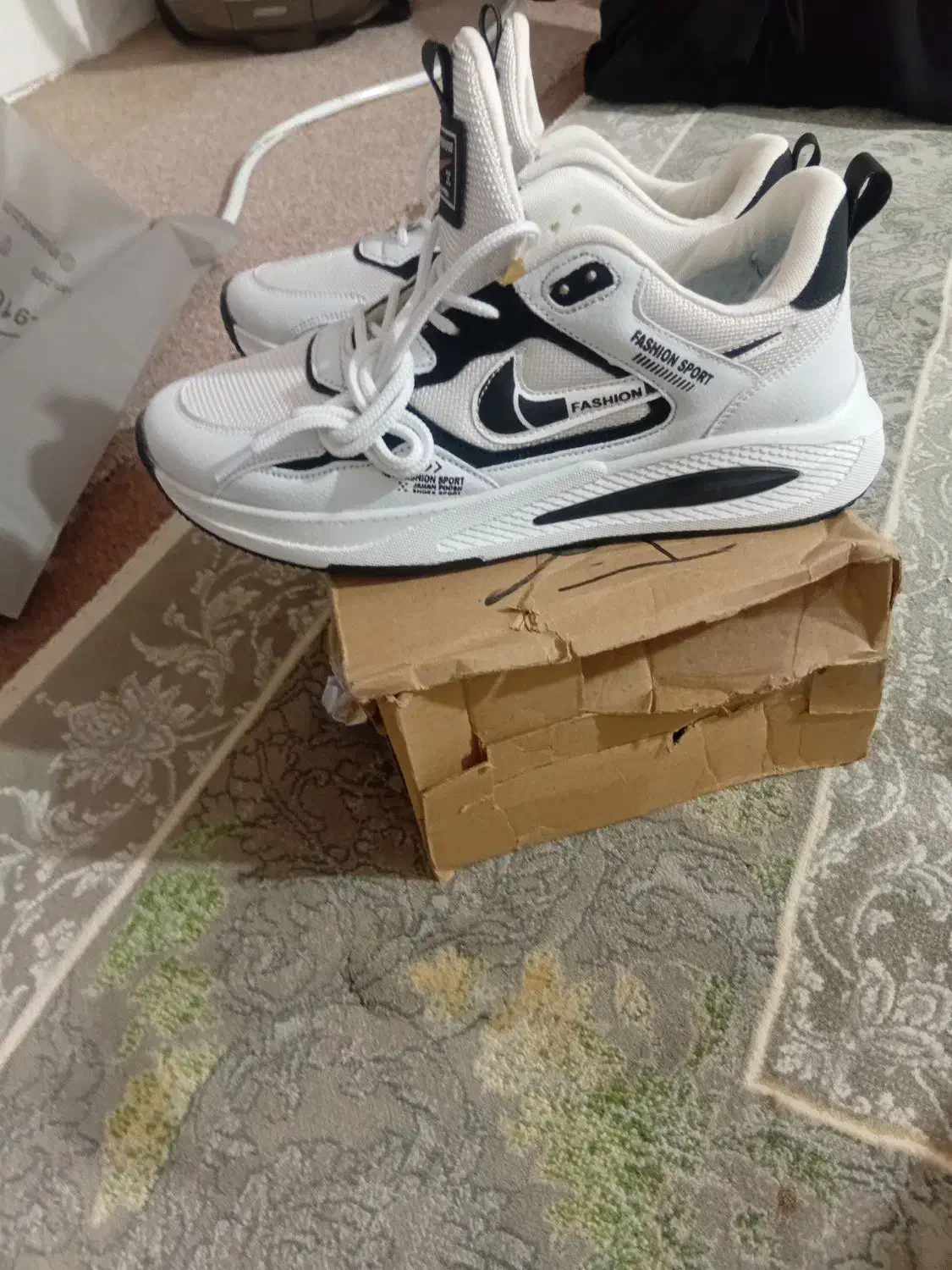 کفش اسپورت شیک نپوشده|کیف، کفش، کمربند|آق قلا, |دیوار