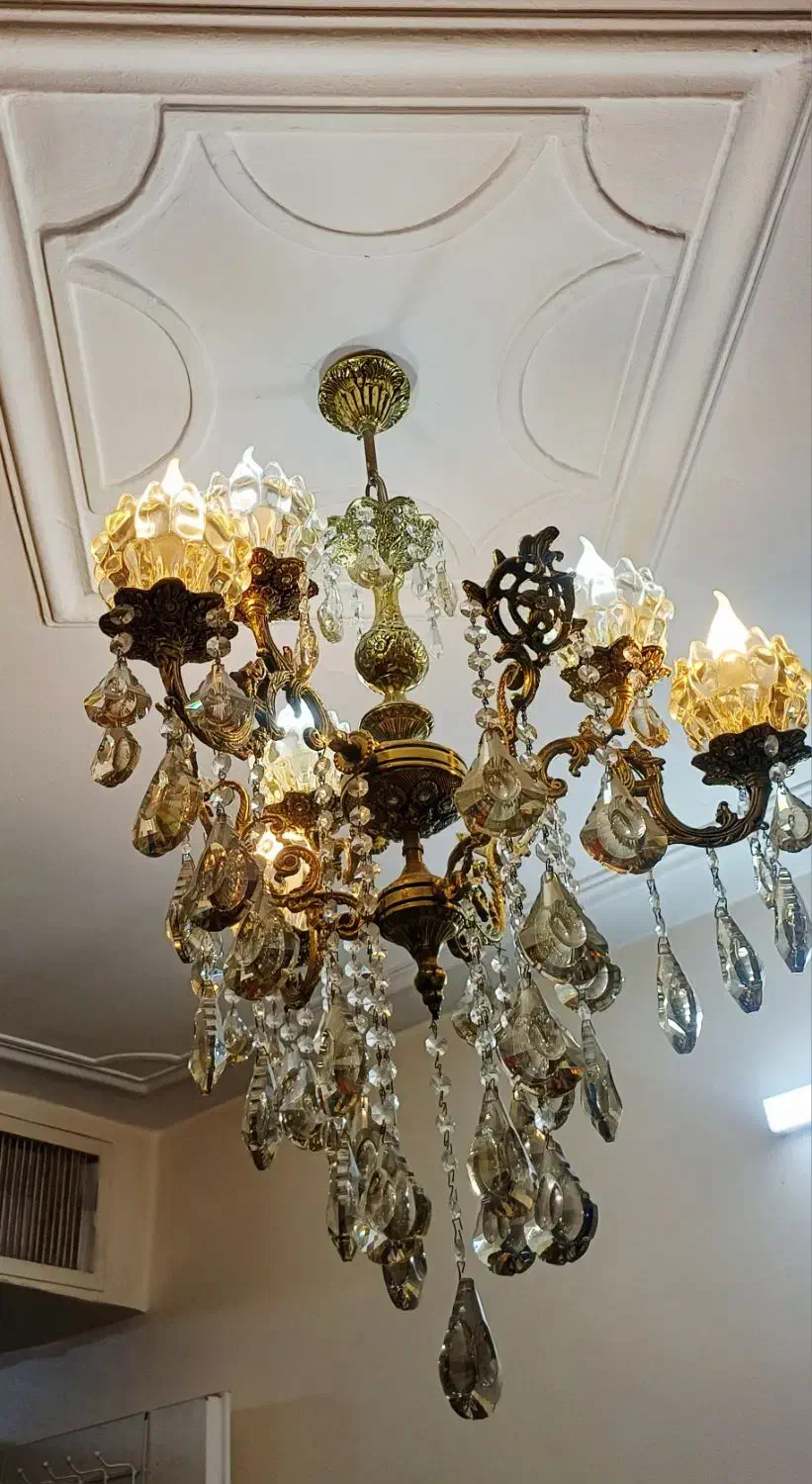 لوستر تمام برنجی ۳ شاخه ۶ شعله با لامپ شمعی|لوستر و چراغ آویز|تهران, افسریه شمالی|دیوار