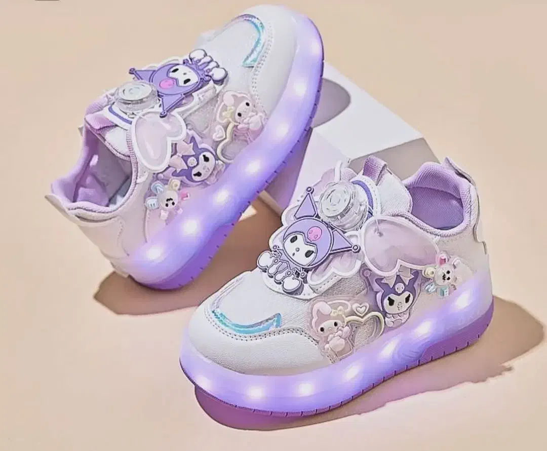 کفش اسکیتی کرومی|کیف، کفش، کمربند|رباط‌کریم, رباط‌کریم|دیوار