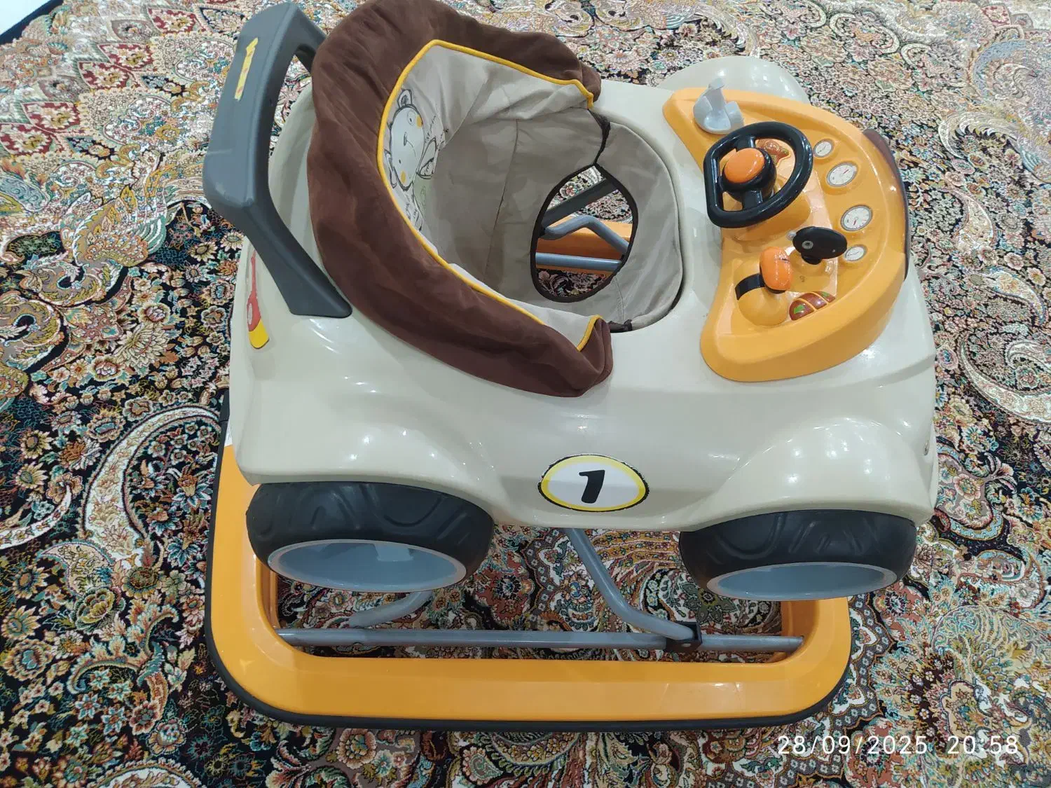 یک عدد  روروک سالم|کالسکه و لوازم جانبی|صفادشت, |دیوار