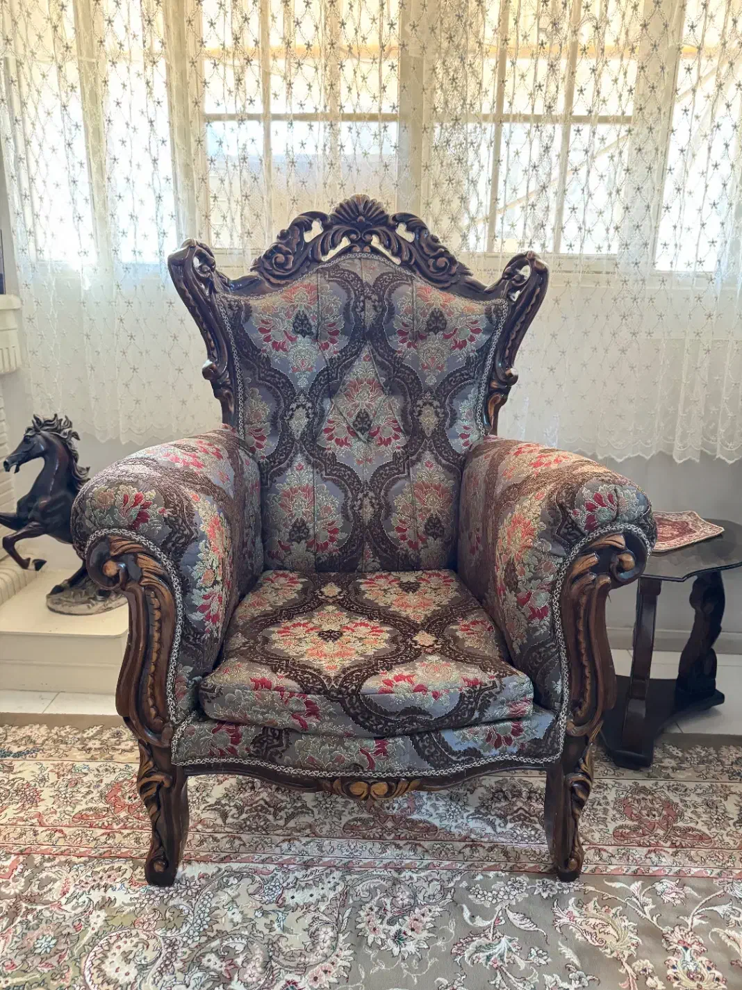 ست کامل مبل سلطنتی+میزجلومبلی و عسلیها،ظاهر نو|مبلمان خانگی و میز عسلی|ساری, |دیوار