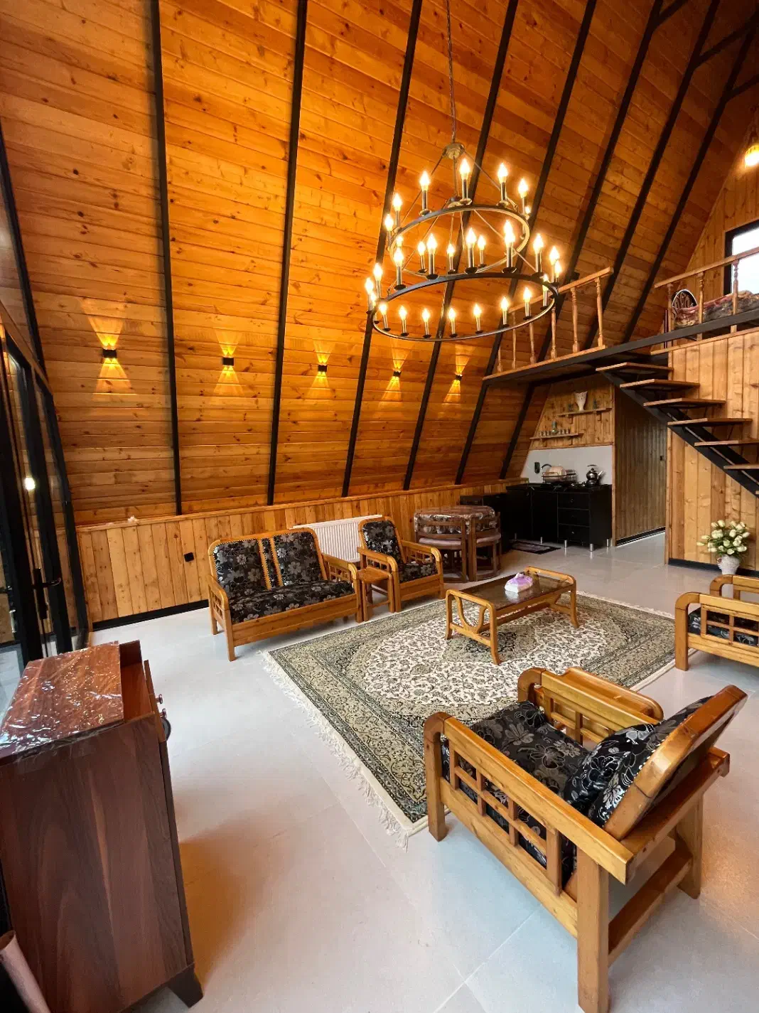 اجاره کلبه سوییسی|اجارهٔ کوتاه‌مدت ویلا و باغ|چابکسر, |دیوار