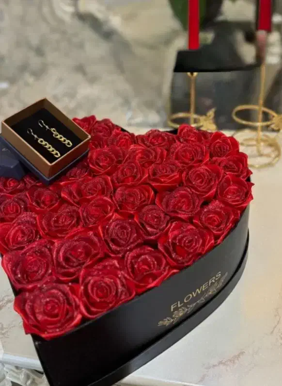 رز ربانی و باکس گل با قیمت استثنایی|گل مصنوعی|کاشان, سرپله جدید|دیوار