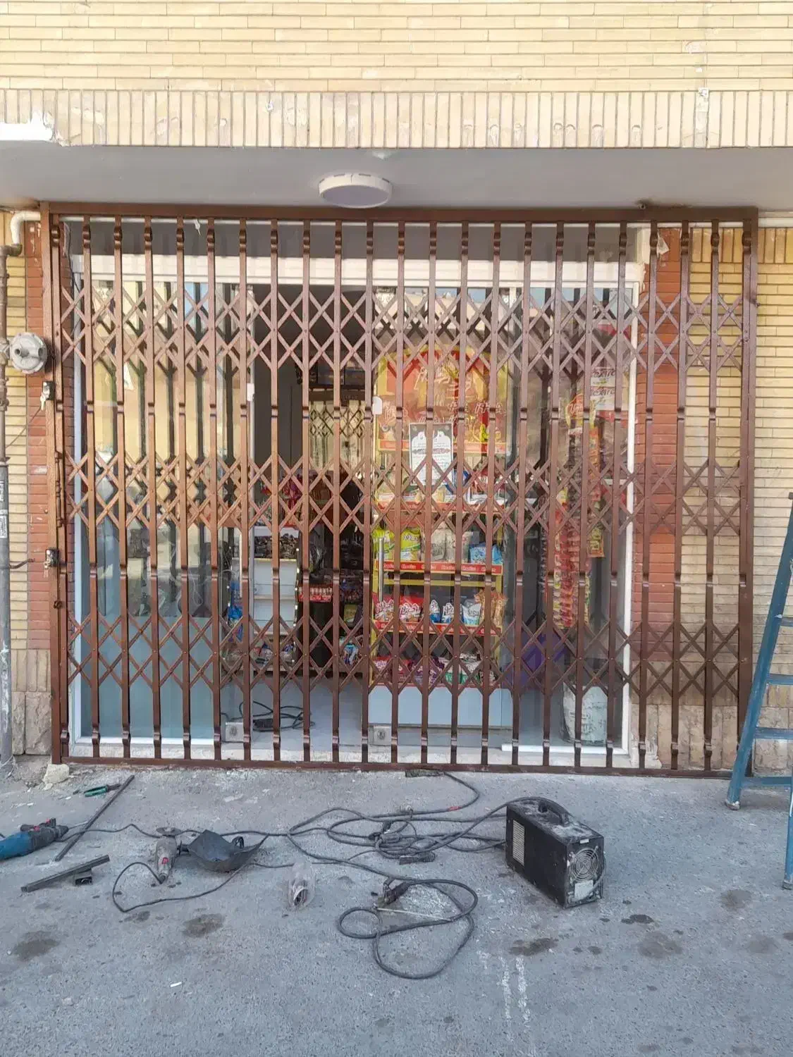 با سلام  ساخت انواع حفاظ اکاردونی حفاظ پنجره و غیر|خدمات پیشه و مهارت|مشهد, شهرک امام سجاد|دیوار