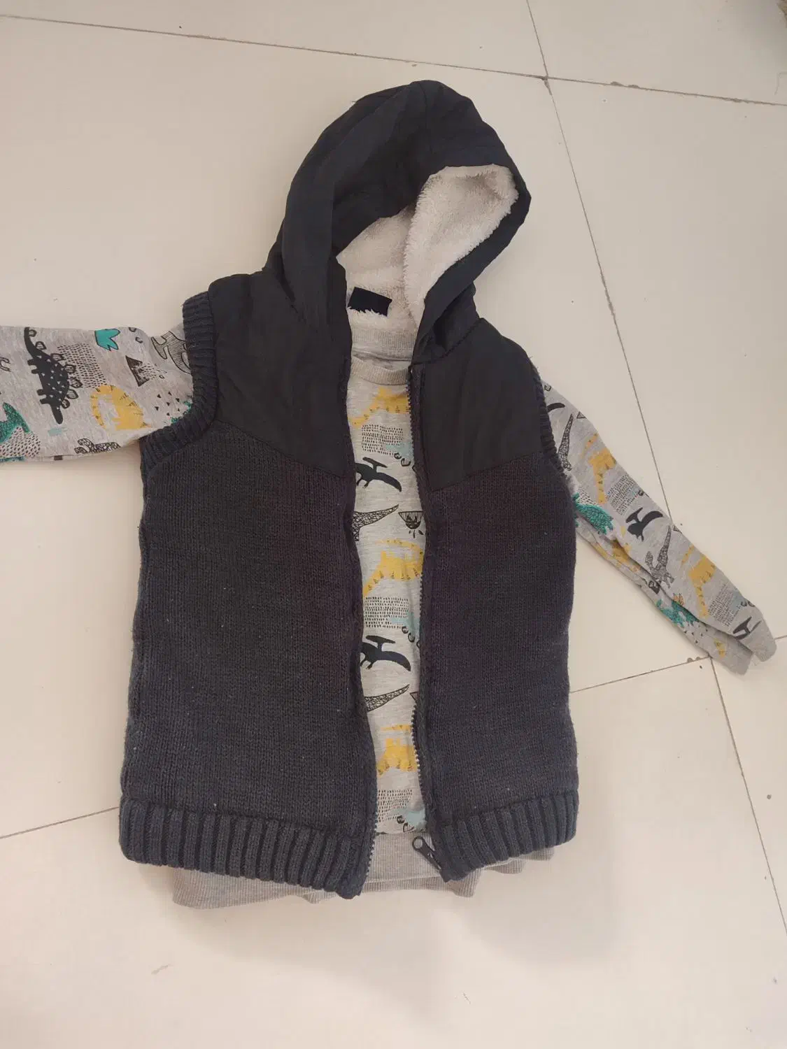 لباس ژیله|کفش و لباس بچه|رباطکریم, رباطکریم|دیوار