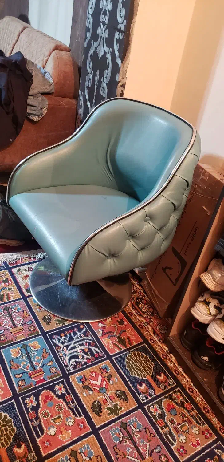 مبل تک باصندلی گردا ن|مبلمان خانگی و میز عسلی|قرچک, پویینک|دیوار