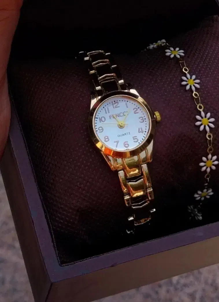 ساعت مچی زنانه هدیه روز مادر|ساعت|رشت, هلال احمر|دیوار