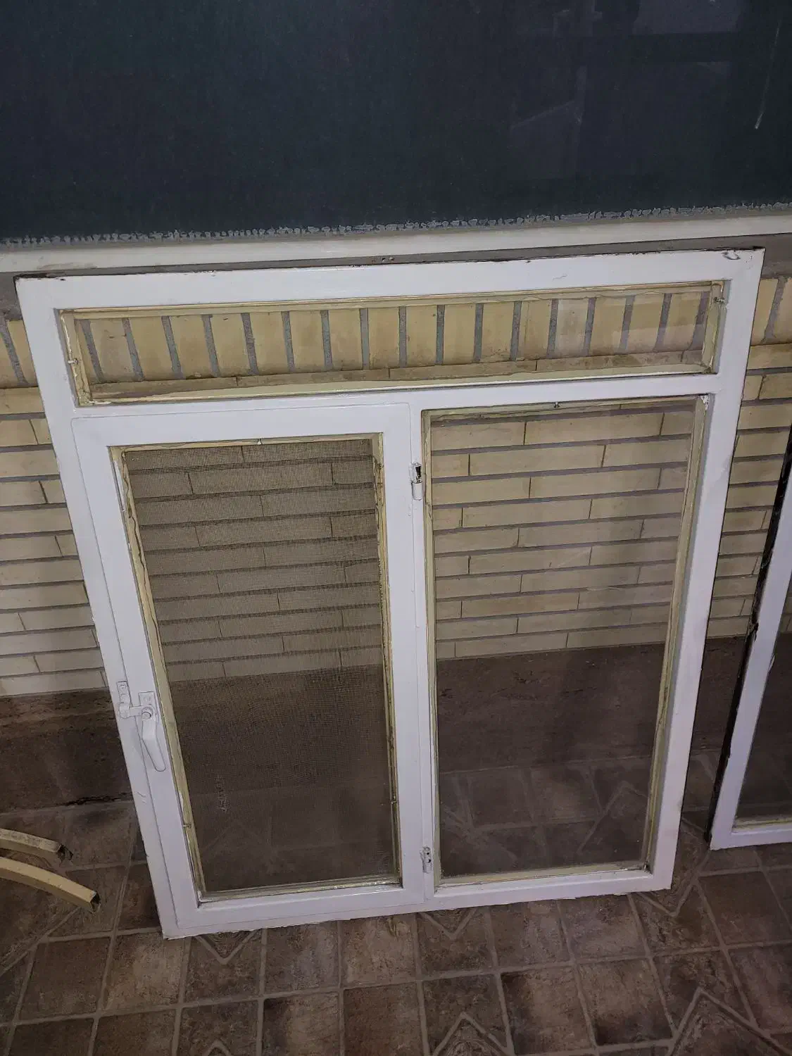 درب و پنجره اهنی با چهارچوب|مصالح و تجهیزات ساختمان|سیرجان, |دیوار