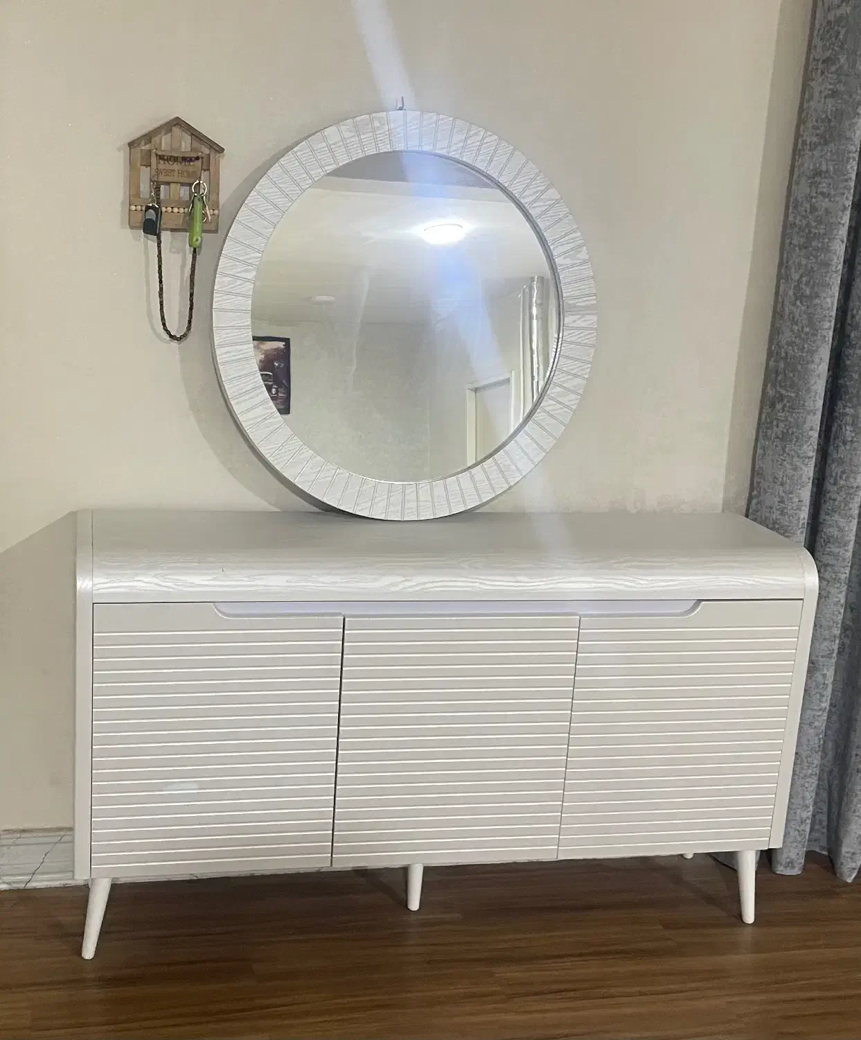 اینه کنسول تمیز با میز تلویز یون|میز تلویزیون|رامهرمز, |دیوار