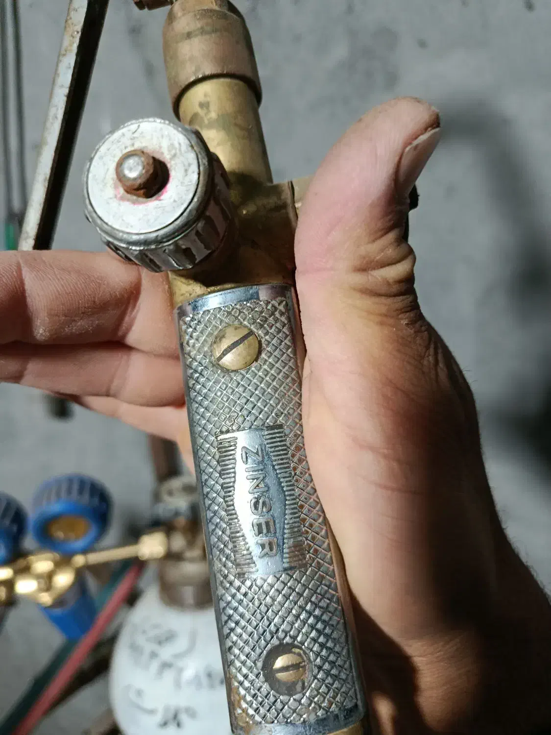 سرپیک برش زینسر|ابزارآلات|زمکان, |دیوار