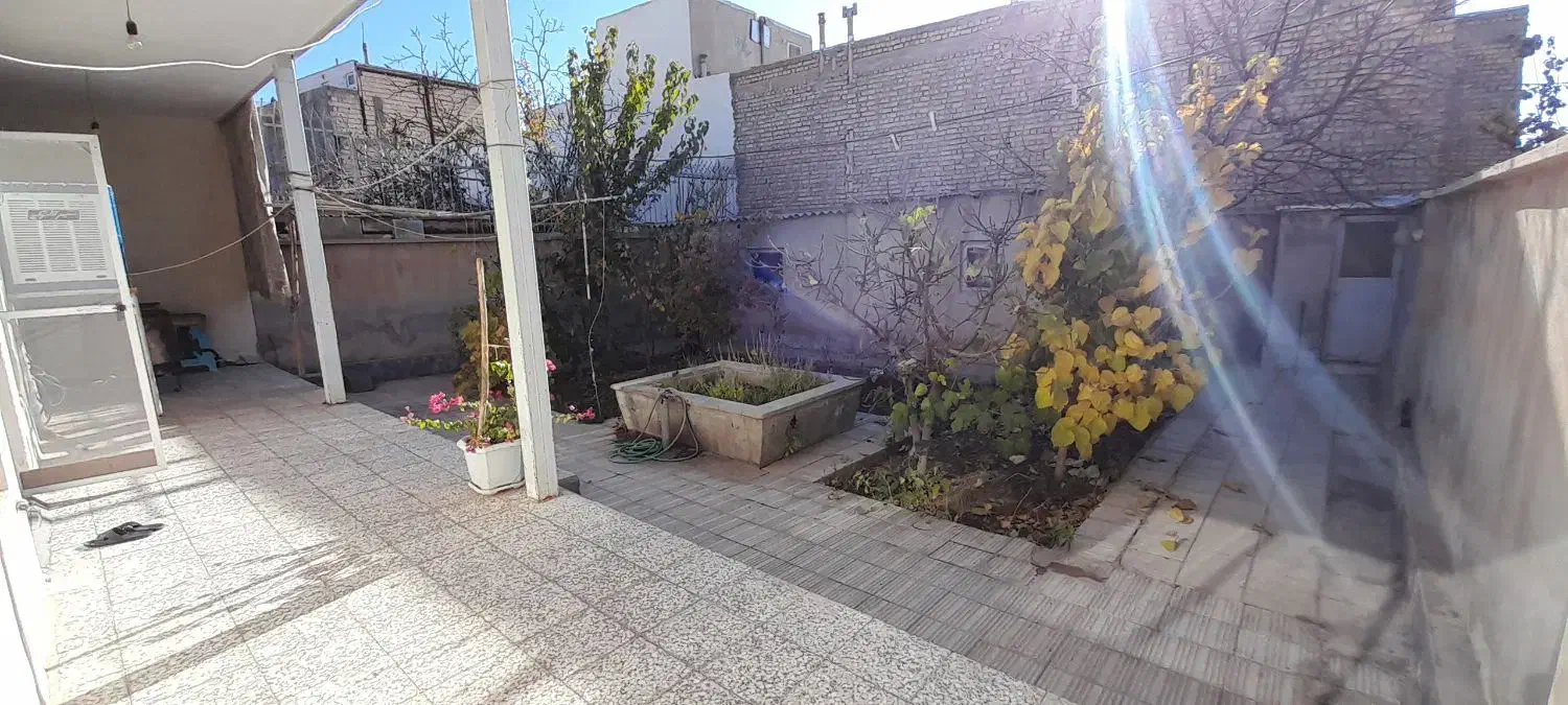 فروش خونه ویلایی به متراژ ۳۰۰ متر|فروش خانه و ویلا|میمه, |دیوار