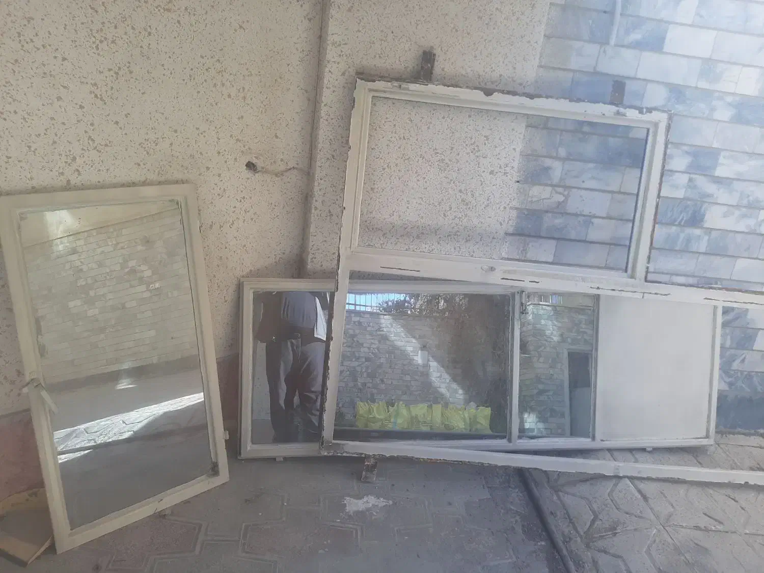 پنجره بالدار|مصالح و تجهیزات ساختمان|مشهد, بهاران|دیوار