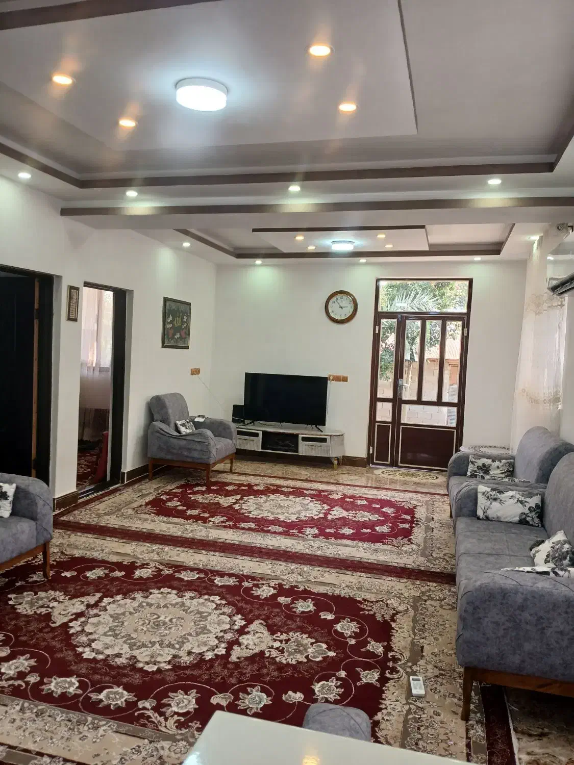 ویلا شیک و منظم و مرتب، تراس دار(در بست)|اجارهٔ کوتاهمدت ویلا و باغ|کوچصفهان, |دیوار