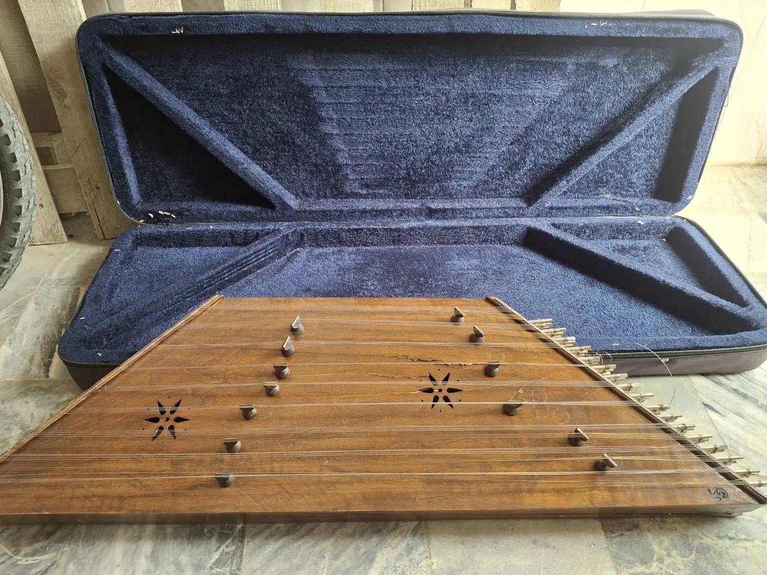 سنتور باکیف بامهر استاد پارسا|سازهای سنتی|بروجرد, |دیوار