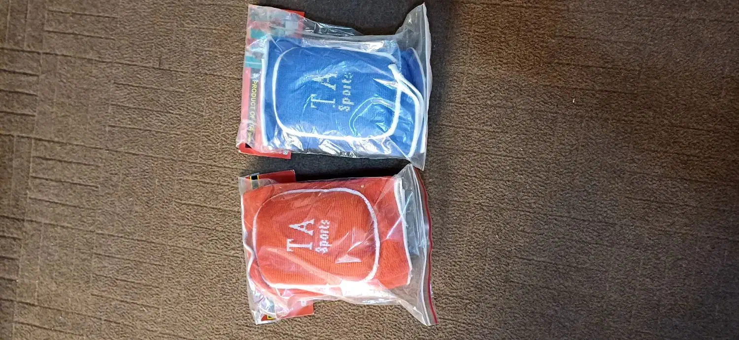 زانوبند والیبال و مدال قهرمانی|ورزش‌های توپی|بندرعباس, |دیوار