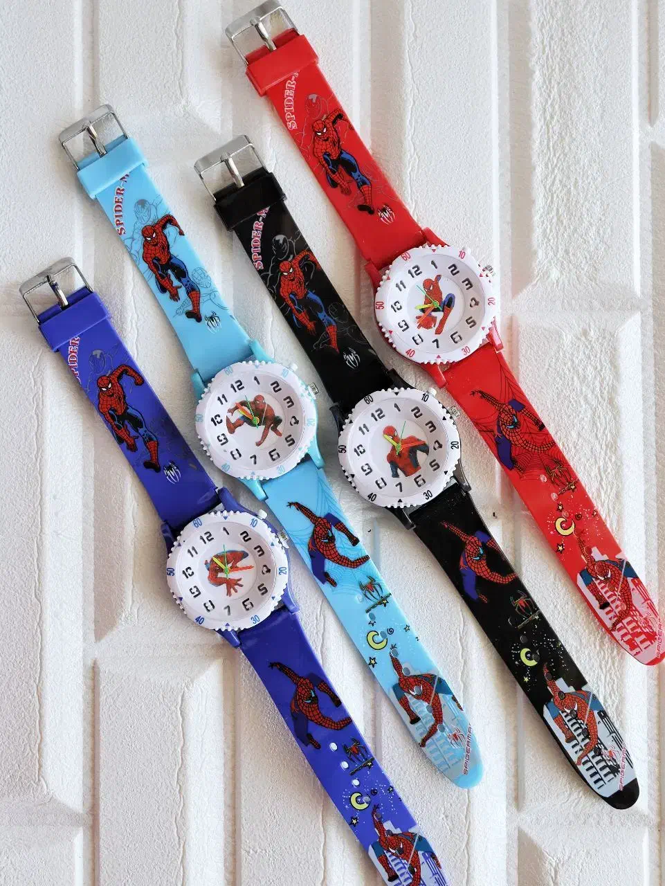 ساعت بچه گانه خط کشی باربی چراغ دار|ساعت|اصفهان, گلزار|دیوار