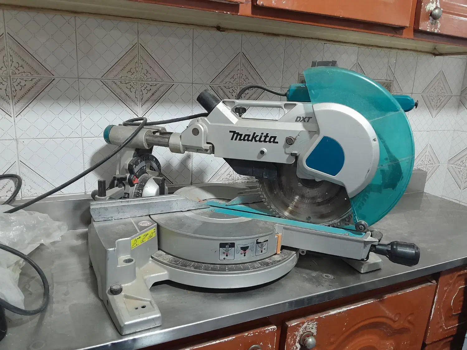 فارسی بر ما کیتا اصل|ابزارآلات|بندر ماهشهر, |دیوار