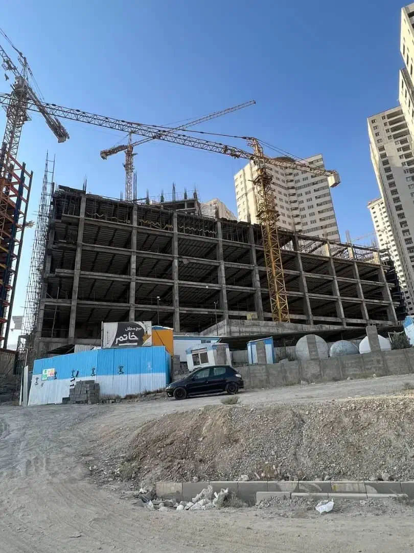 ۸۵متر،تاپ لوکیشن،اعیان نشین پالاس،دریاچه چیتگر،|پیش‌فروش املاک|اصفهان, سعادت‌آباد|دیوار