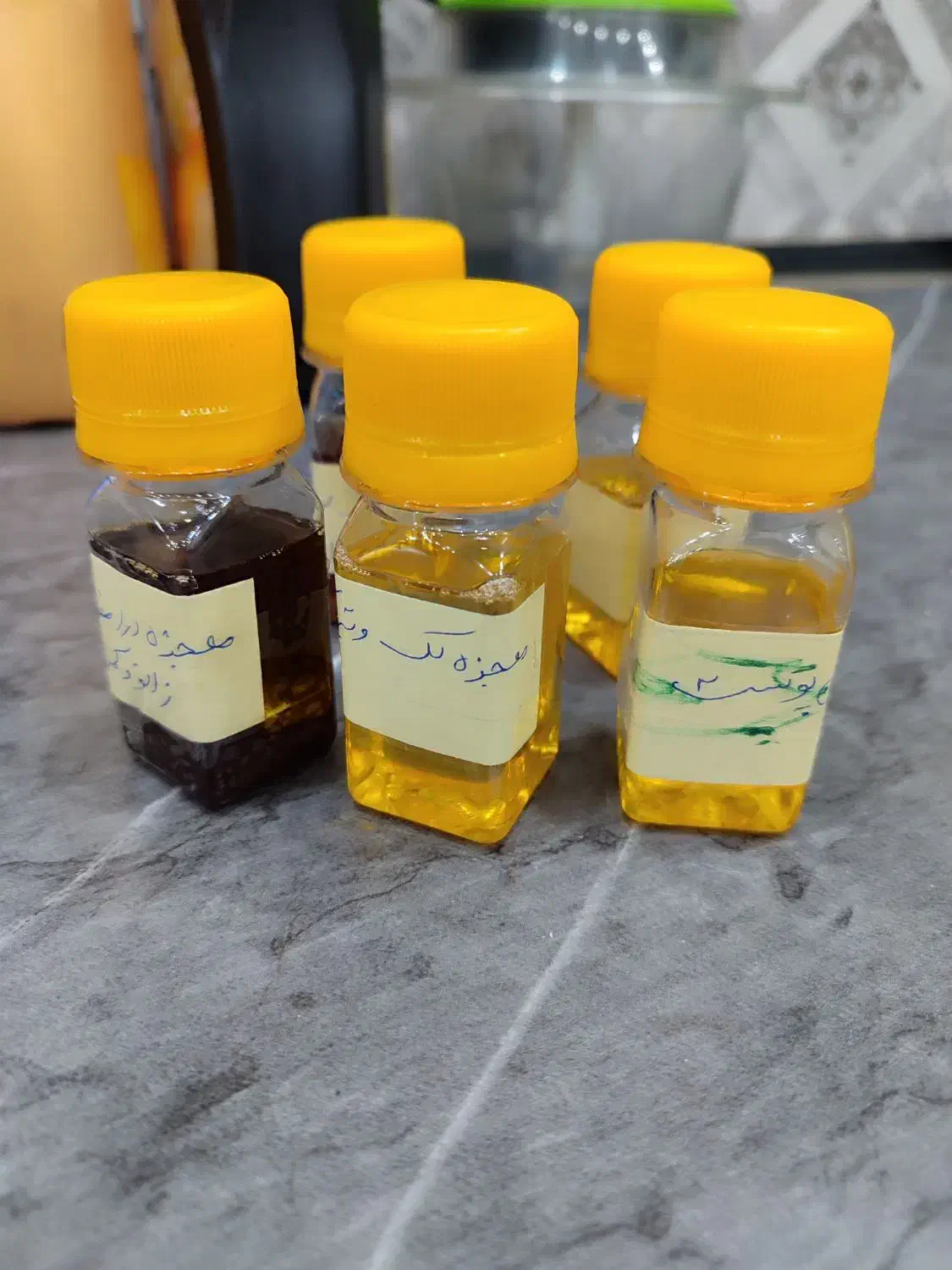 فروش روغنهای خالص و درجه خوراکی و مالشی|آرایشی، بهداشتی، درمانی|شیراز, تاچارا|دیوار