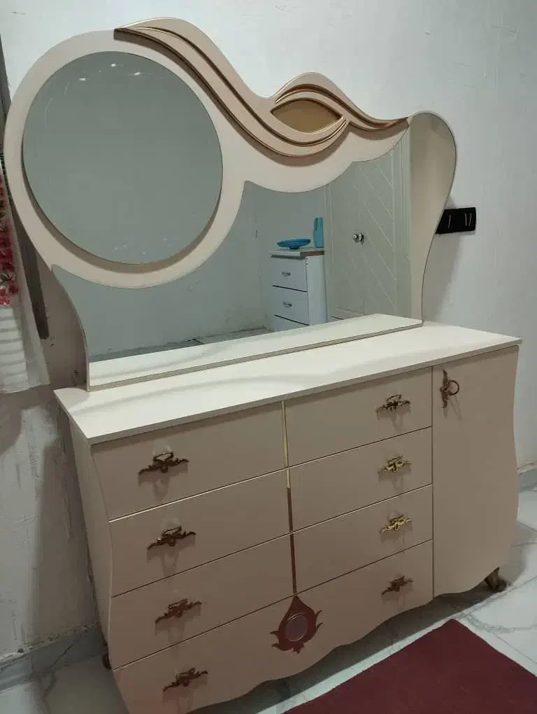 میز ارایشی شیک و نو نو|تخت و سرویس خواب|آبادان, |دیوار