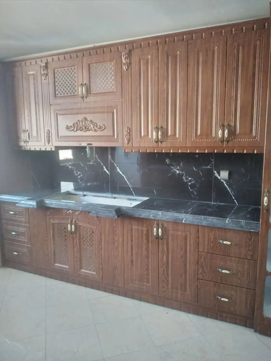 نصب انواع بین کابینتی و دکور داخلی|خدمات پیشه و مهارت|اراک, |دیوار