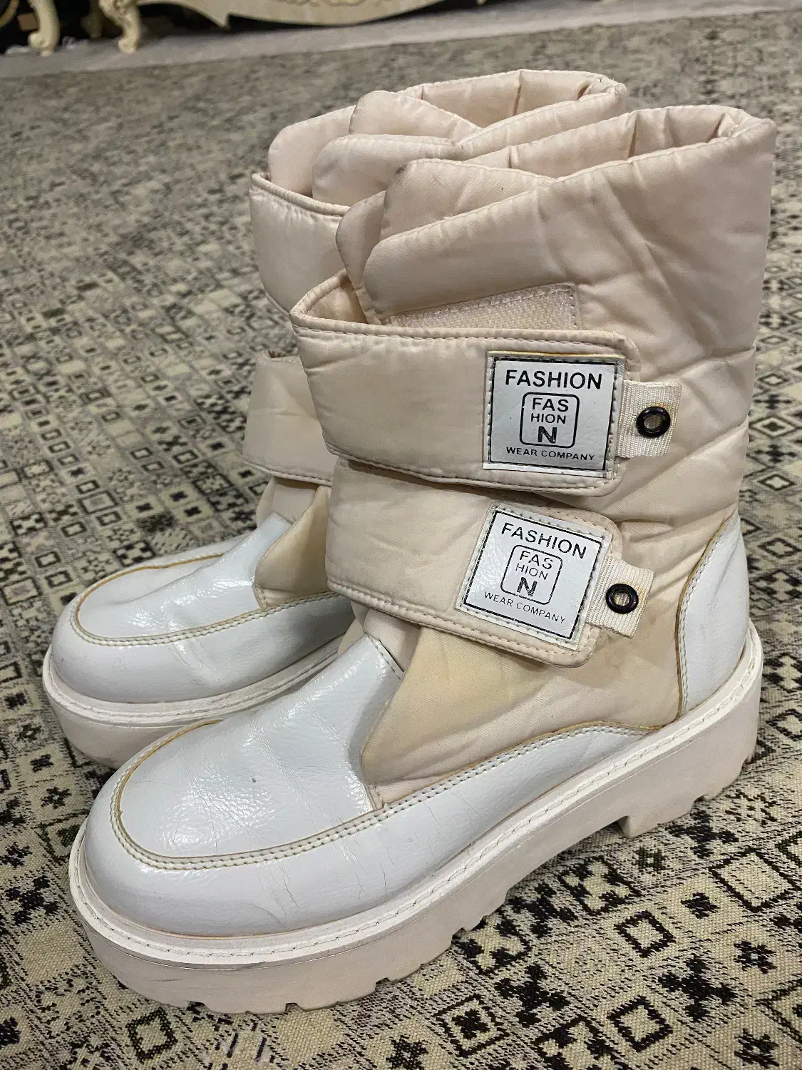 نیم پوت کرم سفید توسی|کیف، کفش، کمربند|ماهدشت, |دیوار