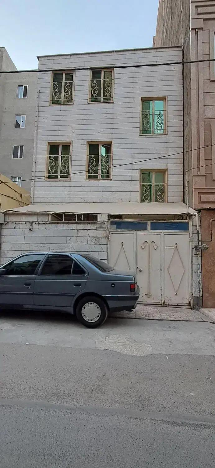 فروش خانه ویلایی دو طبقه ونیم صالحیه|فروش خانه و ویلا|بهارستان, |دیوار