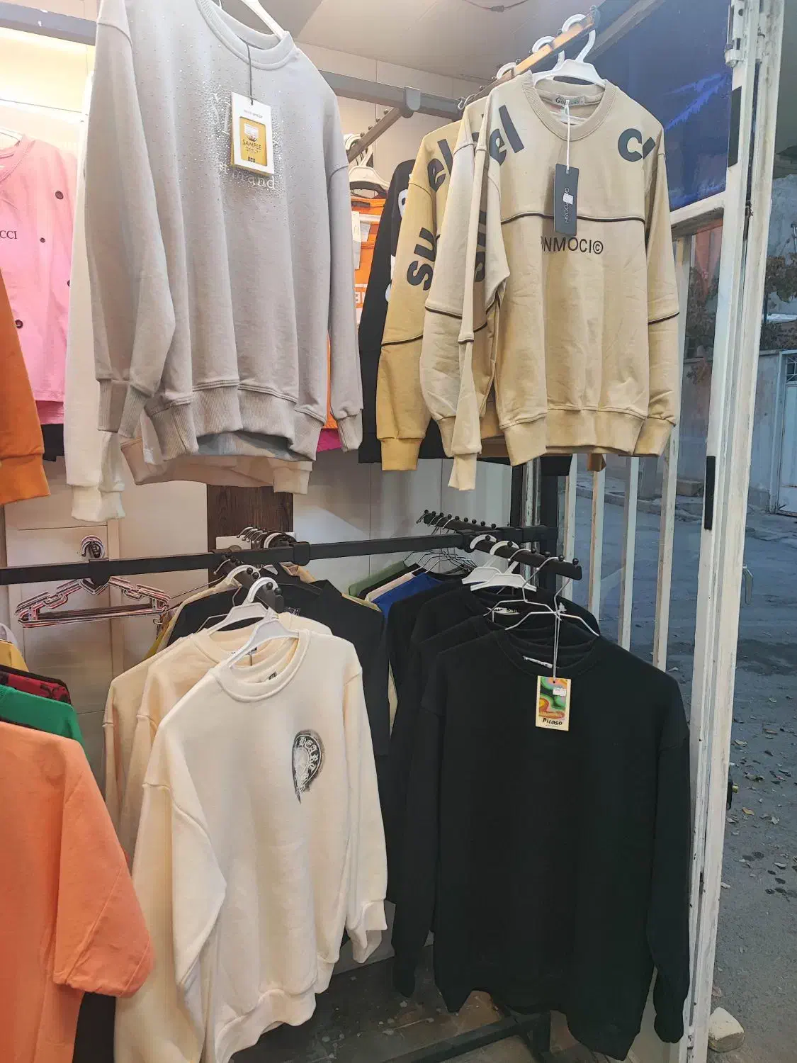 فروش پوشاک به قیمت عمده|لباس|بروجن, |دیوار