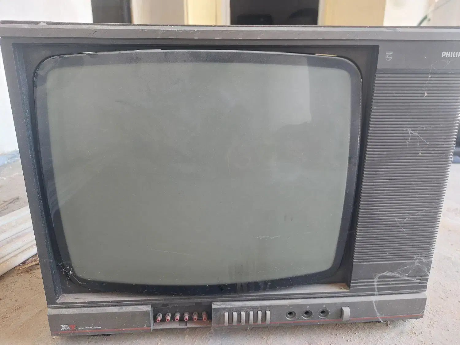 تلویزیون عتیقه ۲۴ اینچ فیلیپس با قاب چوبی|تلویزیون و پروژکتور|داراب, |دیوار