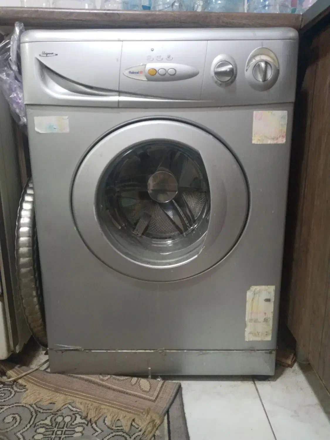 لباسشویی|ماشین لباسشویی و خشک‌کن لباس|هشتگرد, شهرک دانش|دیوار