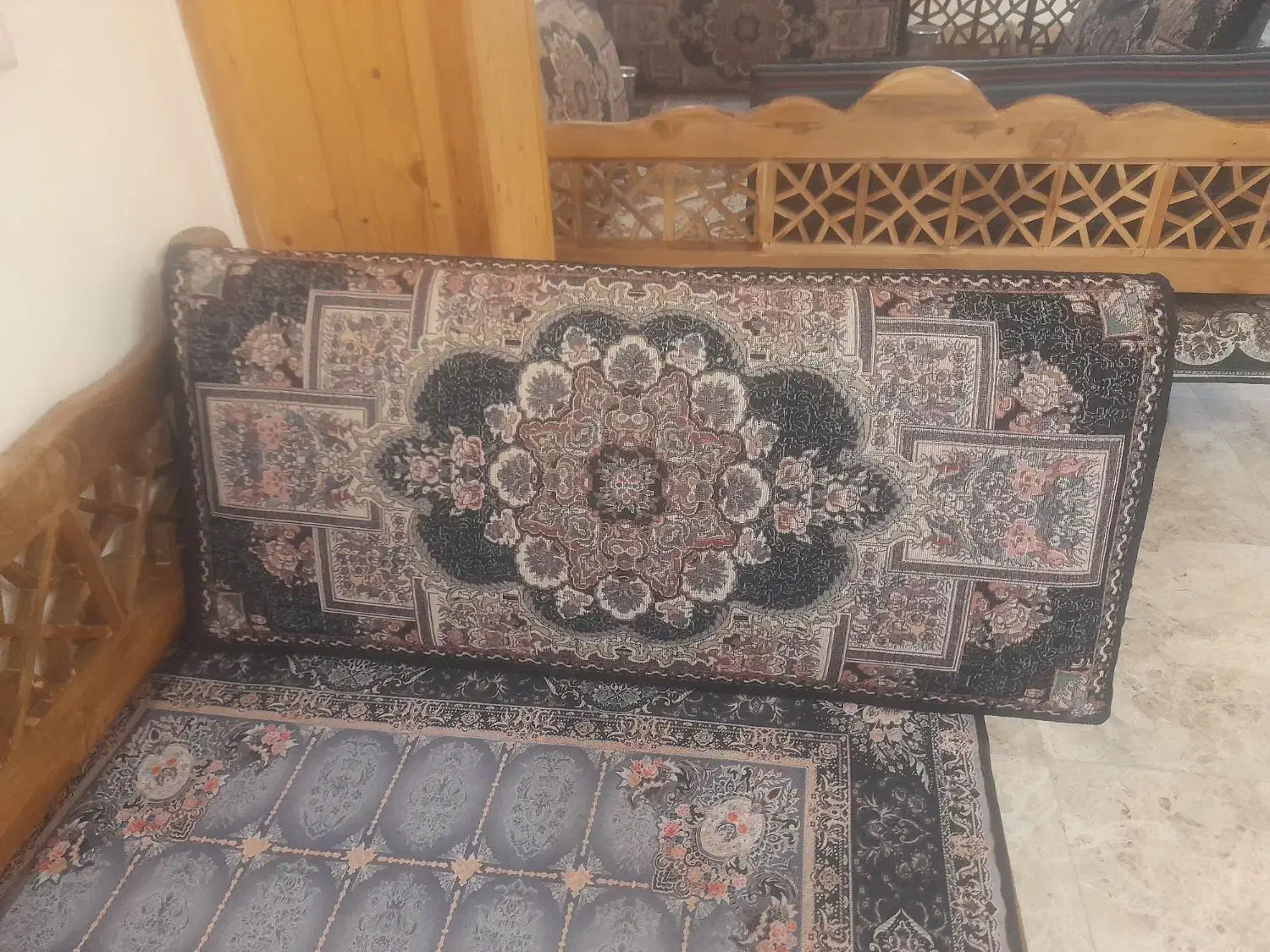 ۱۴ عدد پشتی|پشتی|قائم‌شهر, |دیوار