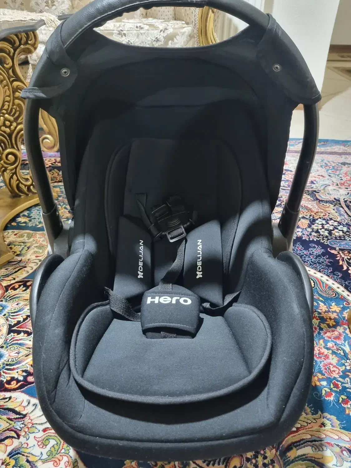 کریر نو|کالسکه و لوازم جانبی|شاهینشهر, خانه کارگر|دیوار