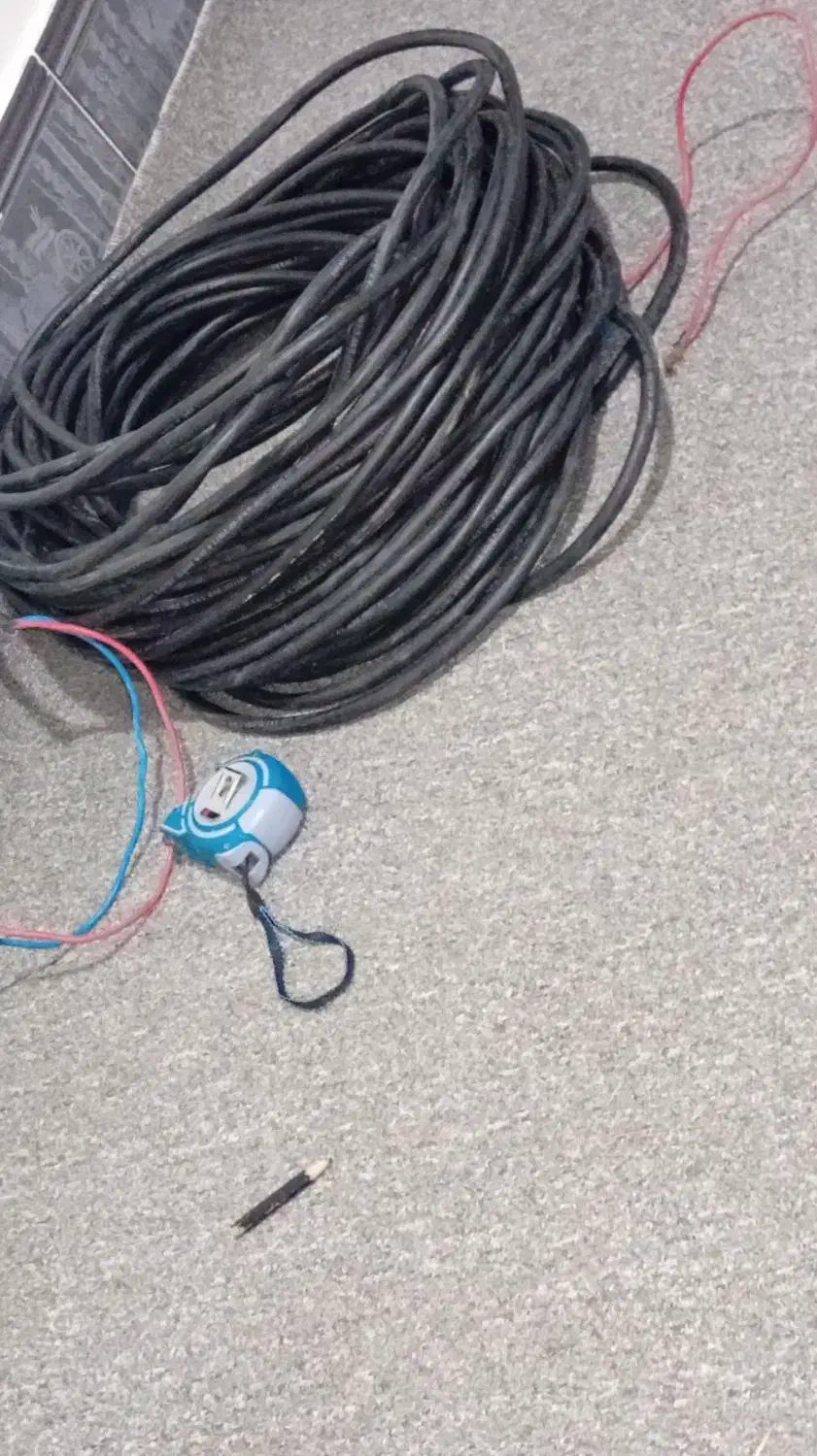 کابل برق|مصالح و تجهیزات ساختمان|کاکی, |دیوار