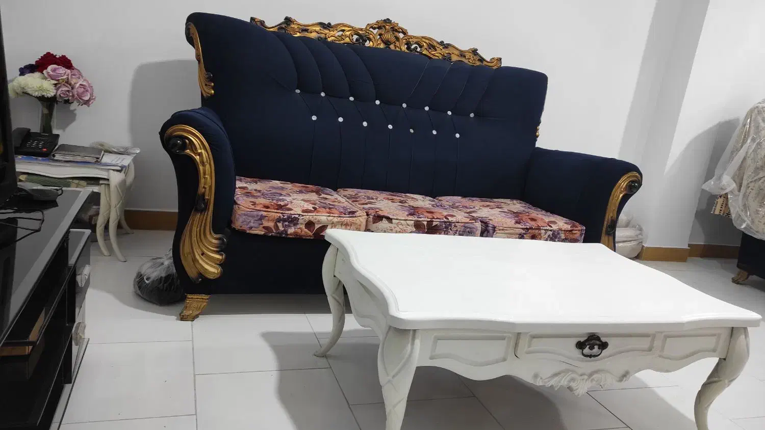 مبلمان و میز جلو مبلی|مبلمان خانگی و میز عسلی|رشت, رودباری|دیوار