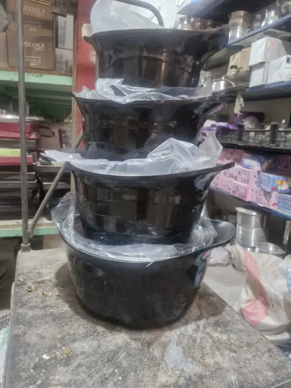 قابلمه چدن|ظروف پخت‌وپز|قم, قلعه کامکار|دیوار