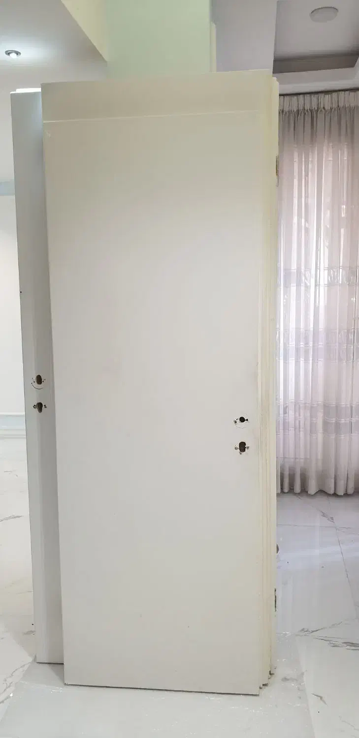 فروش ۵ درب چوبی کارکرده|مصالح و تجهیزات ساختمان|شیراز, کوی وحدت|دیوار