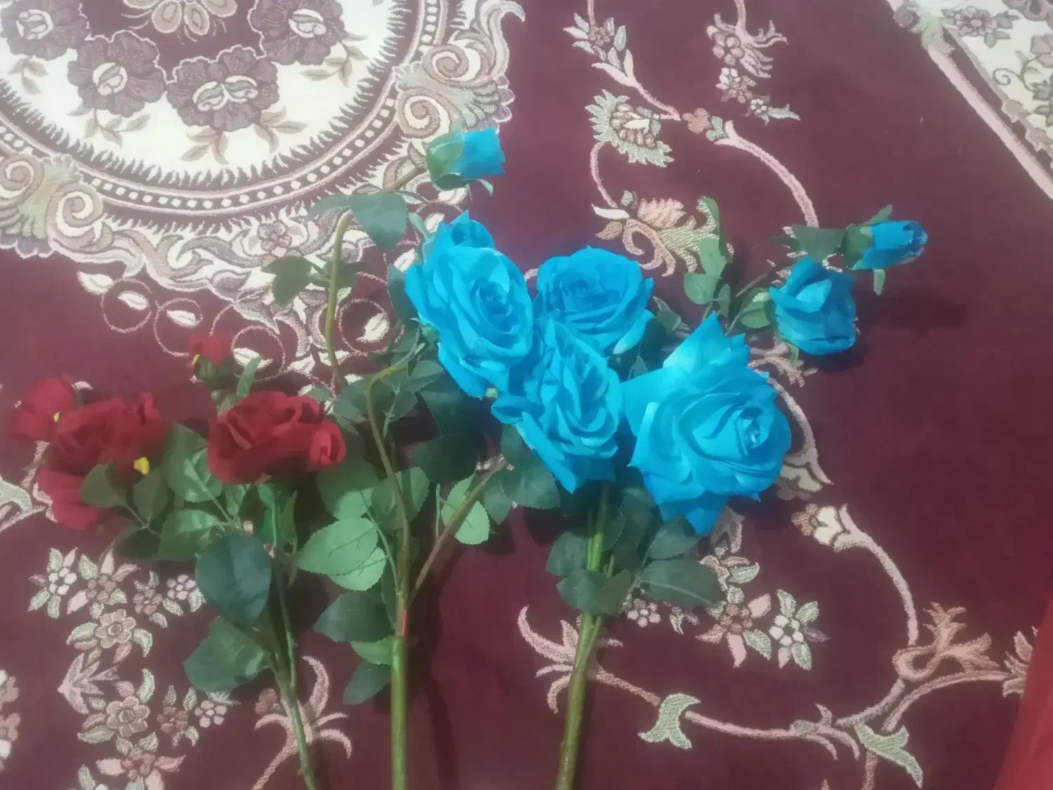 گل رز درحدنو|گل مصنوعی|اندیشه, اندیشه فاز ۱|دیوار